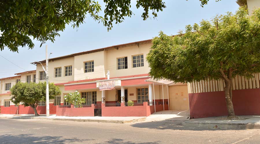 Fachada colegio Colviros